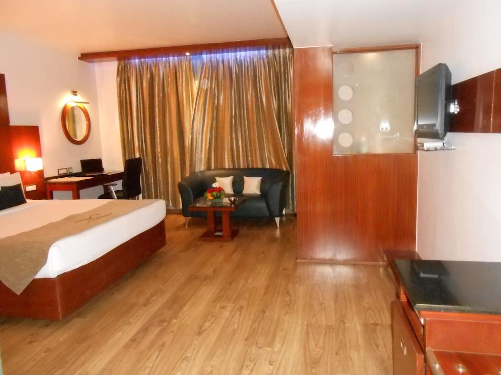 Citrine Hotel Bangalore Exterior foto
